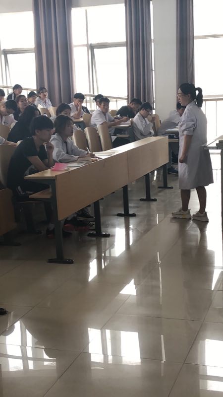 情系教育事业__用爱诠释职责——医学技术学院王婷老师先进事迹