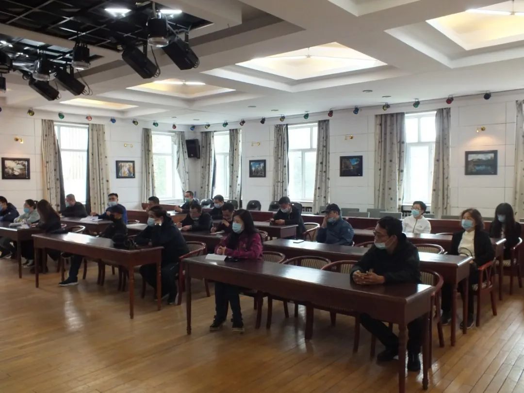 我校举行学生开学返校演练 我校举行学生开学返校演练