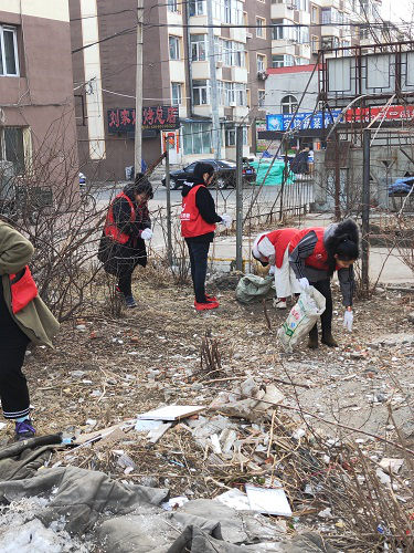 伊春职业学院医学技术学院师生开展学雷锋活动 伊春职业学院医学技术学院师生开展学雷锋活动