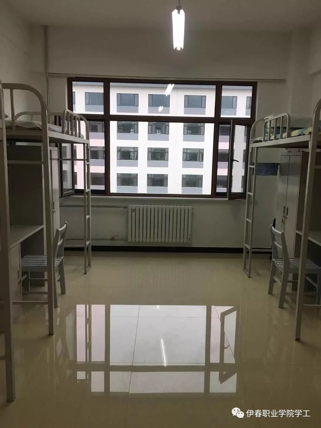 莺迁乔木_燕入高楼_同心协力_众志成城-_我校顺利完成第四学生公寓调整搬迁任务 莺迁乔木_燕入高楼_同心协力_众志成城-_我校顺利完成第四学生公寓调整搬迁任务