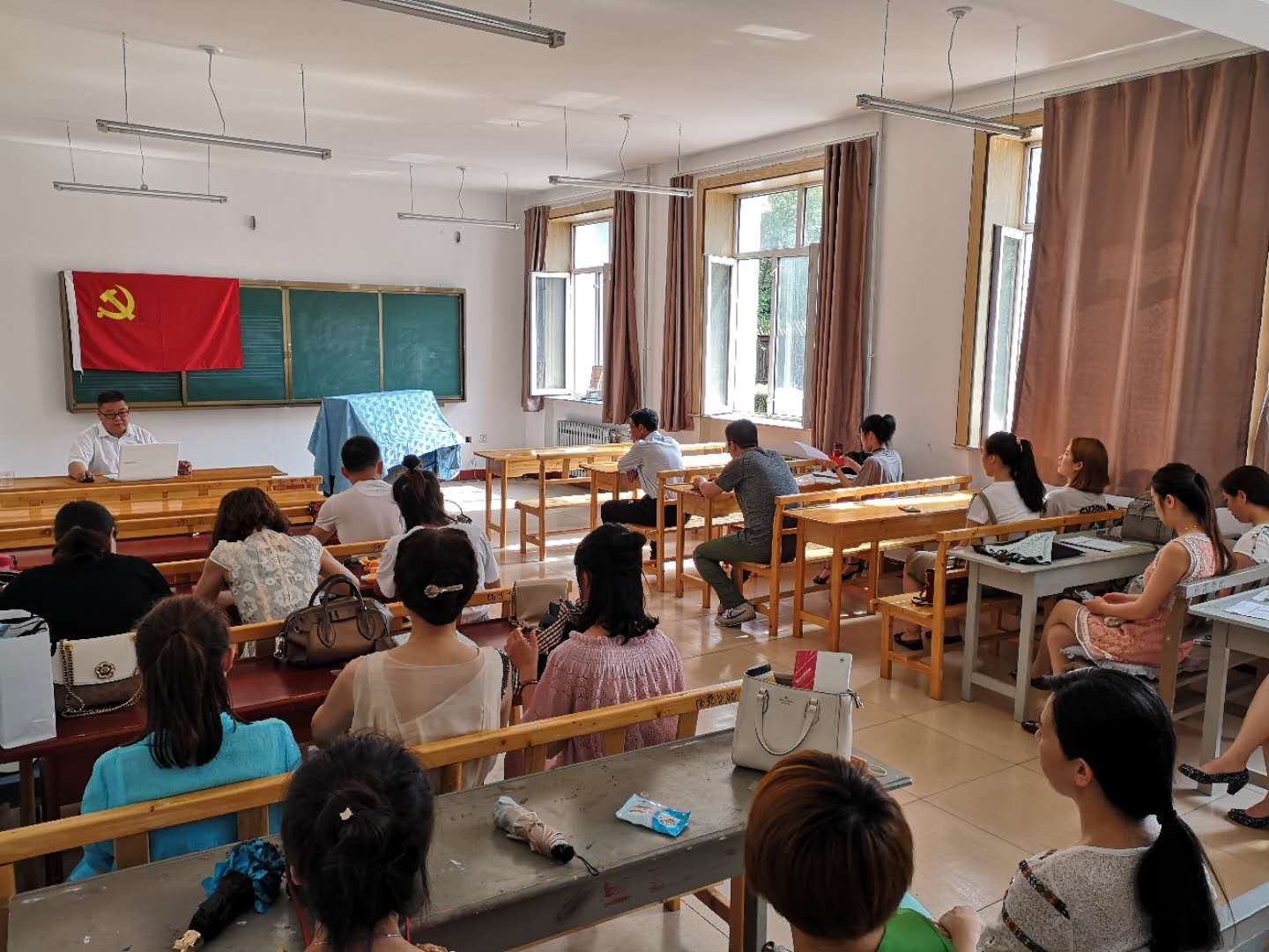 师范学院举办专题讲党课活动 师范学院举办专题讲党课活动
