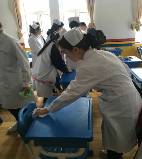 医学技术学院开展“送温暖献爱心”主题公益活动 医学技术学院开展“送温暖献爱心”主题公益活动