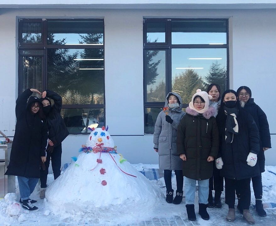 冰雪校园_欢乐你我----医学技术学院雪雕大赛 冰雪校园_欢乐你我----医学技术学院雪雕大赛