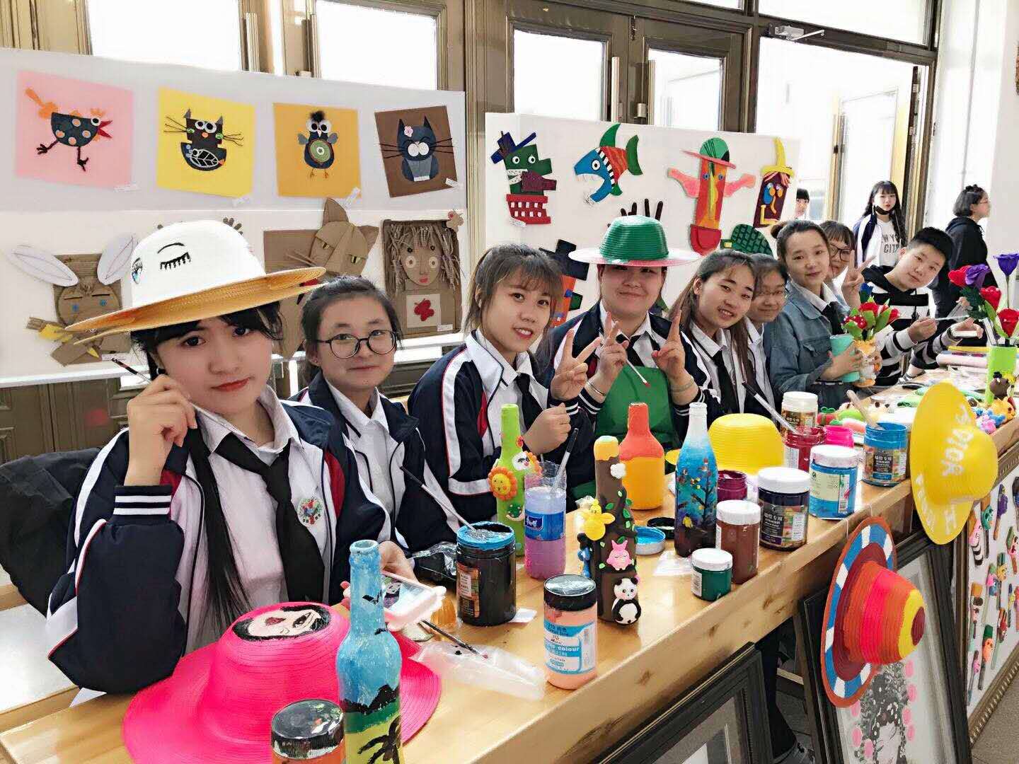师范学院学前教育专业职业教育周活动之一幼儿园美术手工作品展圆满结束 师范学院学前教育专业职业教育周活动之一幼儿园美术手工作品展圆满结束