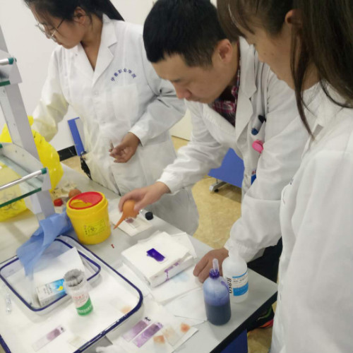 医学检验专业实训课剪影